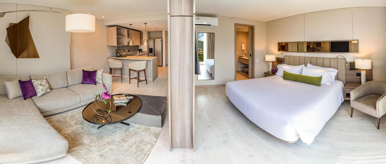 Hotel York Luxury Suites Medellin By Preferred Esterno foto A suite at the hotel