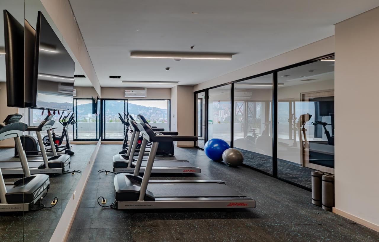 Hotel York Luxury Suites Medellin By Preferred Esterno foto The gym at the hotel