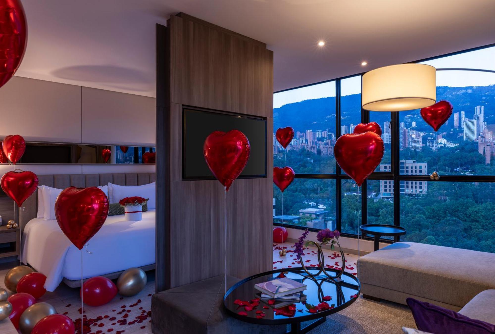 Hotel York Luxury Suites Medellin By Preferred Esterno foto A bedroom at the hotel