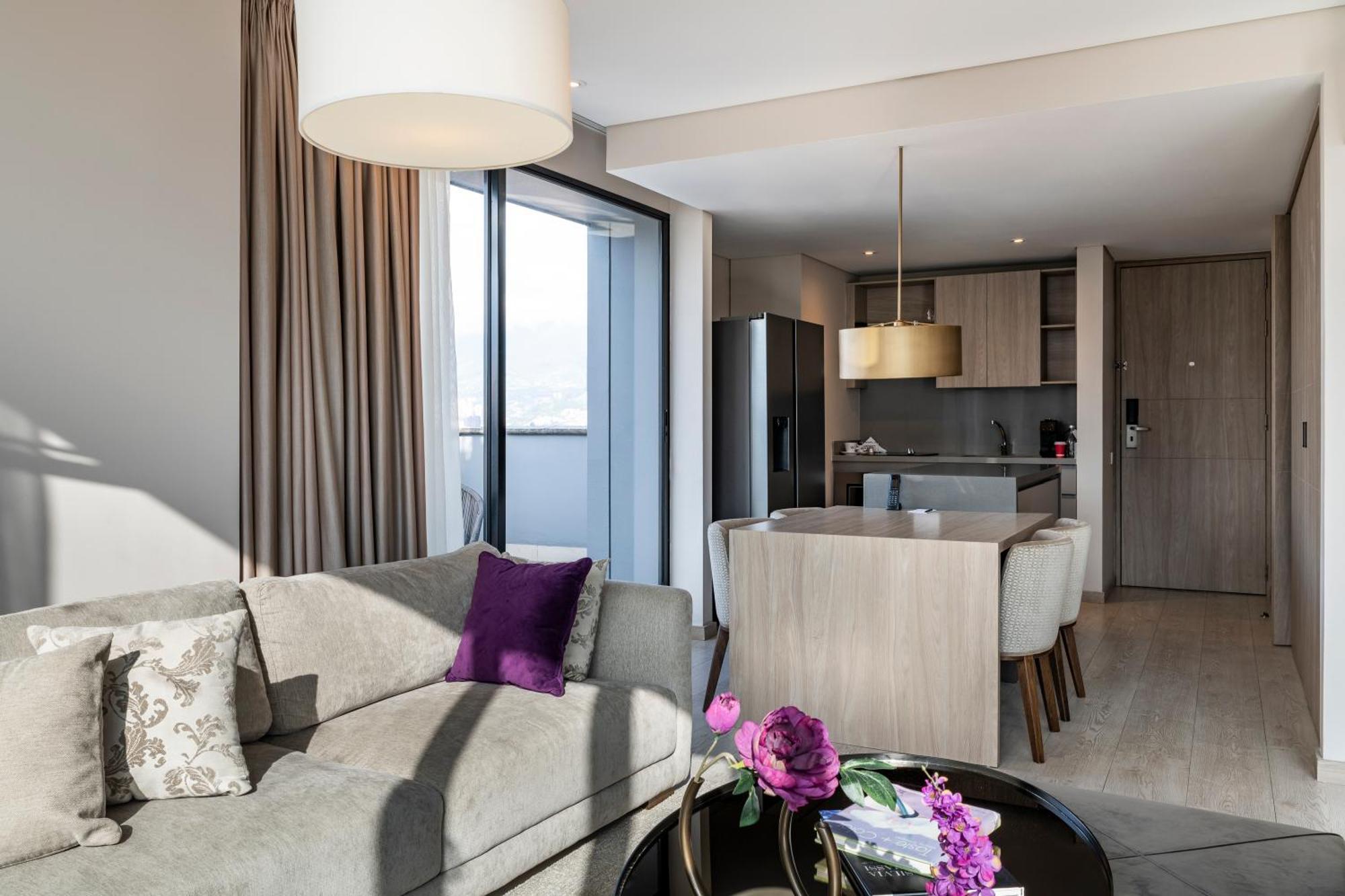 Hotel York Luxury Suites Medellin By Preferred Esterno foto A typical apartment interior