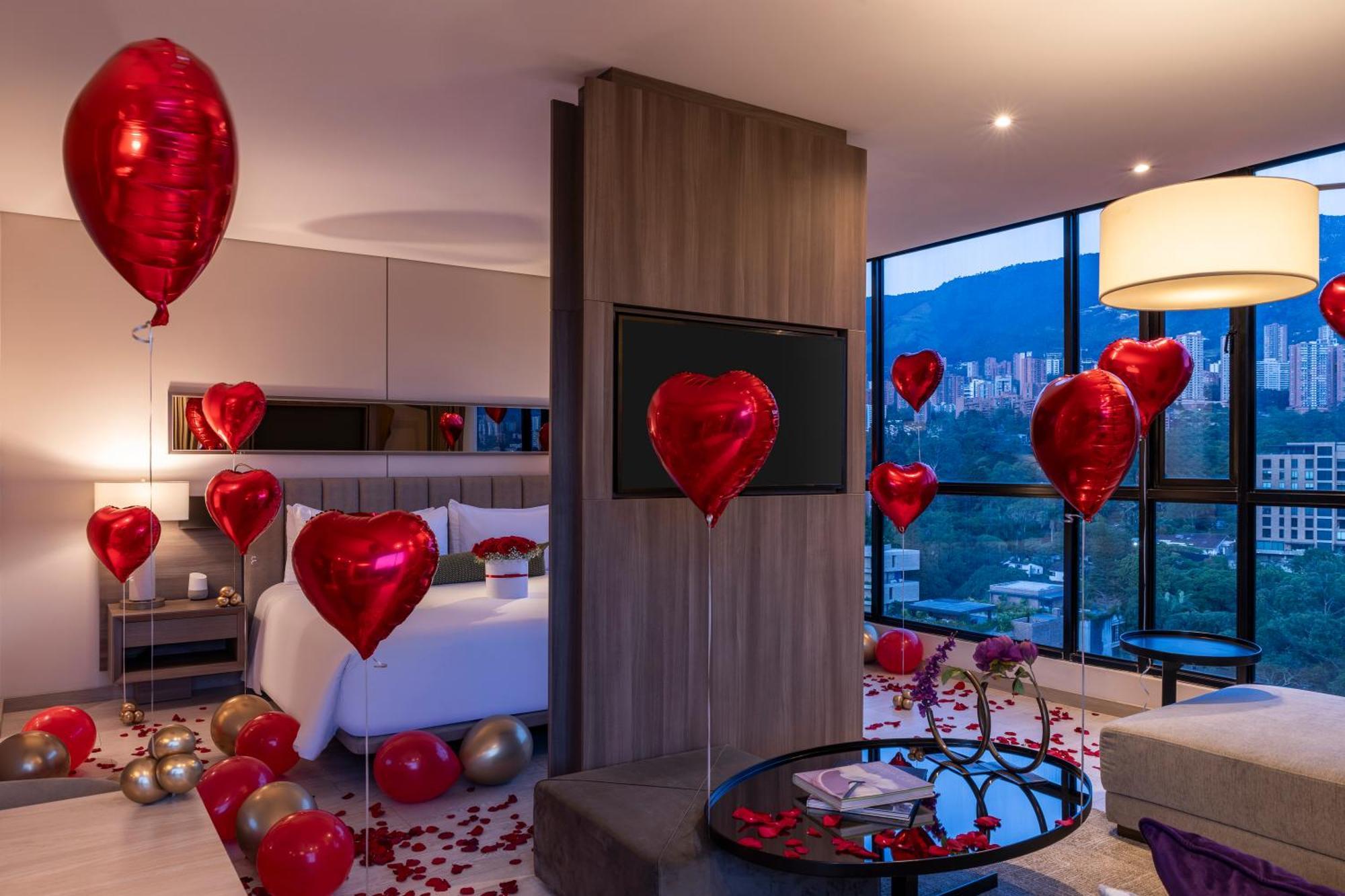 Hotel York Luxury Suites Medellin By Preferred Esterno foto A room at the hotel