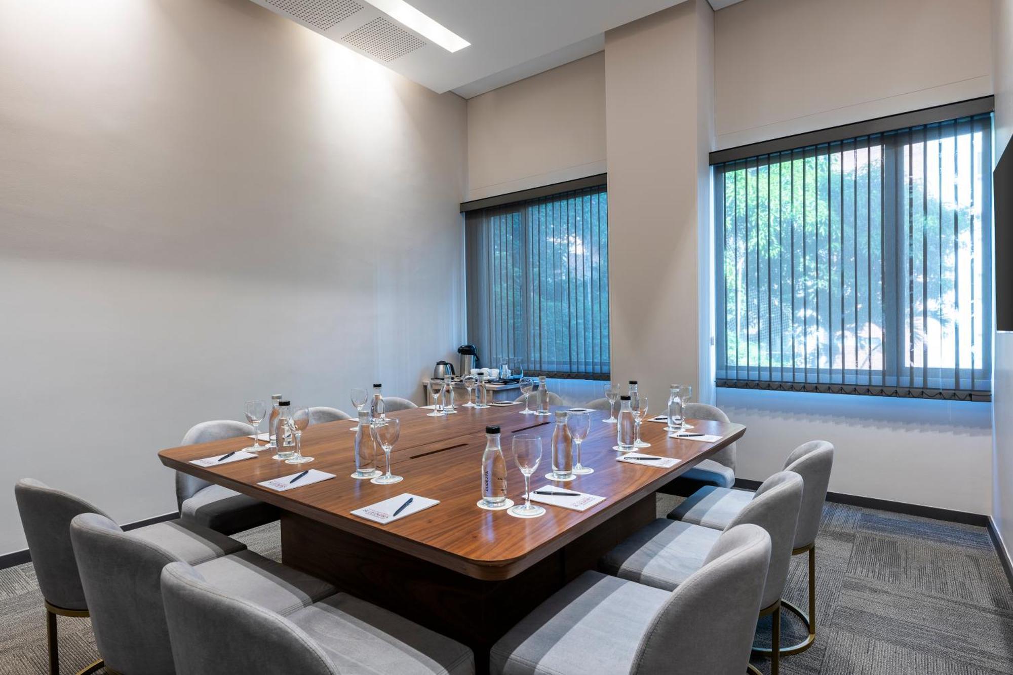 Hotel York Luxury Suites Medellin By Preferred Esterno foto Meeting room at the National Press Club