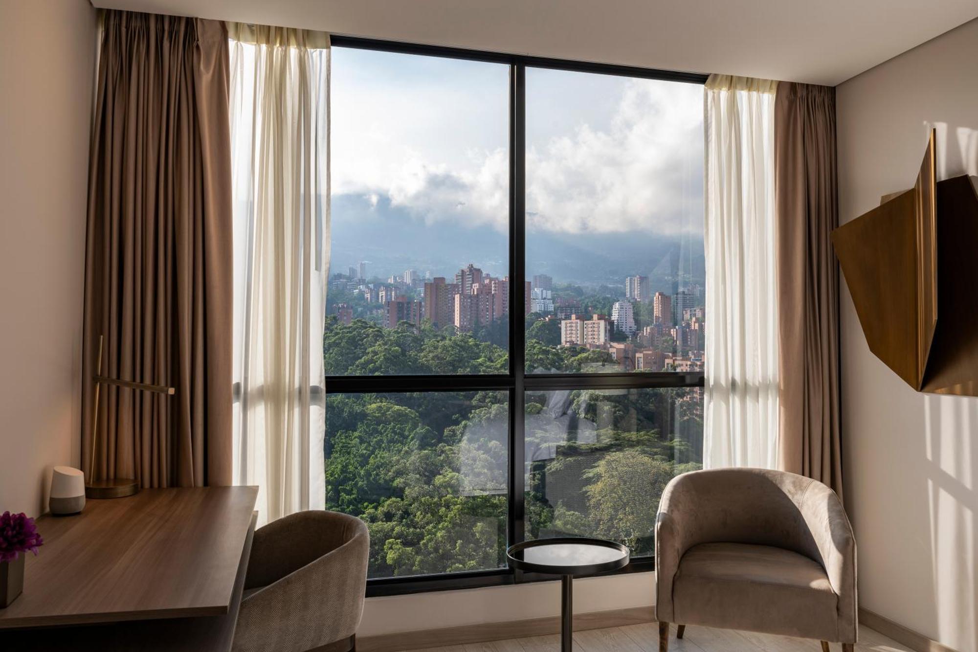 Hotel York Luxury Suites Medellin By Preferred Esterno foto View from a room
