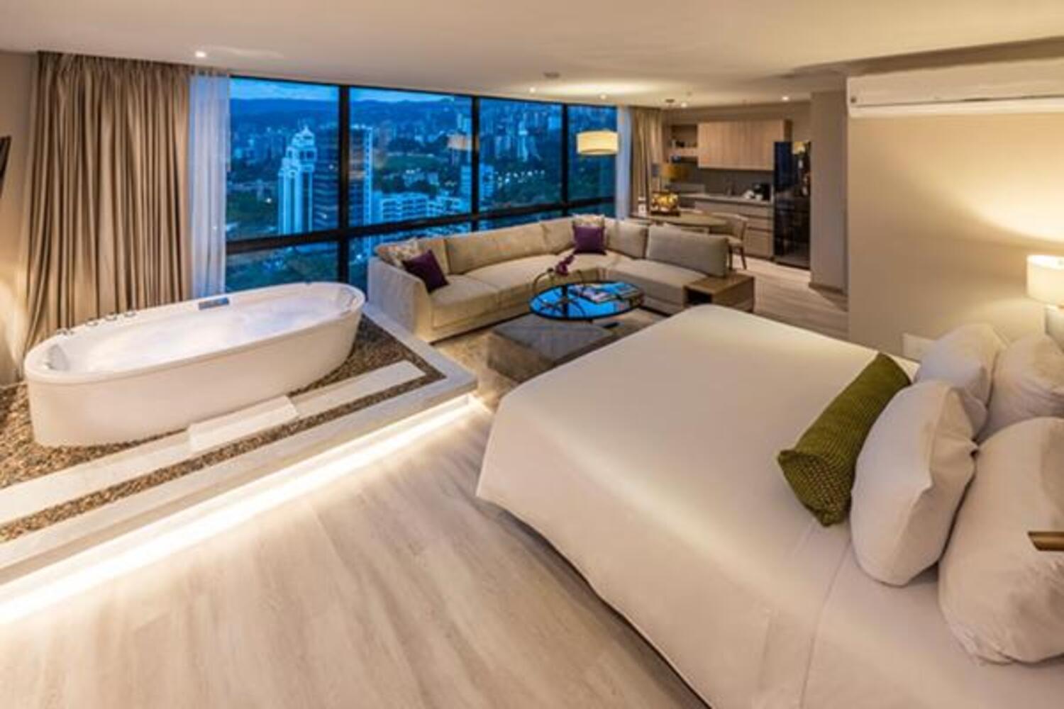 Hotel York Luxury Suites Medellin By Preferred Esterno foto